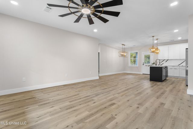 1796 Granhurst Drive, Gautier, MS 39553