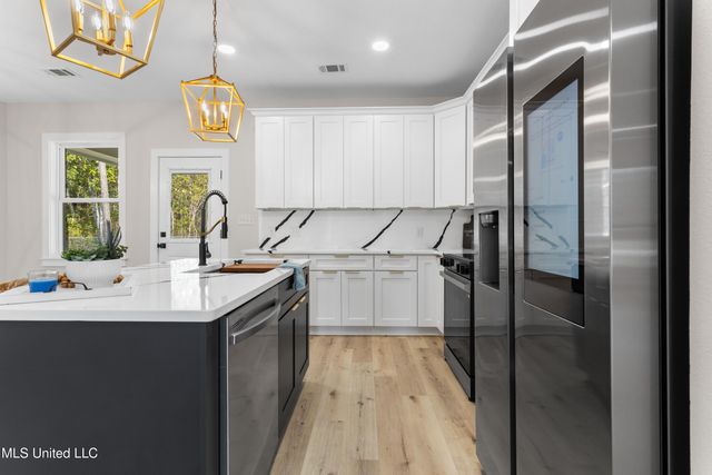 1796 Granhurst Drive, Gautier, MS 39553