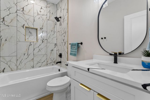 1796 Granhurst Drive, Gautier, MS 39553