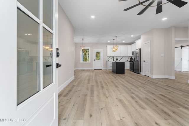 1796 Granhurst Drive, Gautier, MS 39553