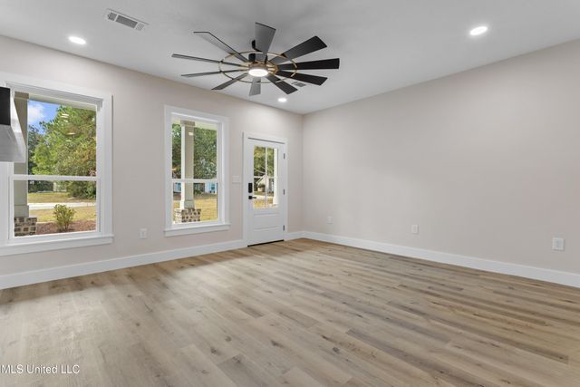 1796 Granhurst Drive, Gautier, MS 39553