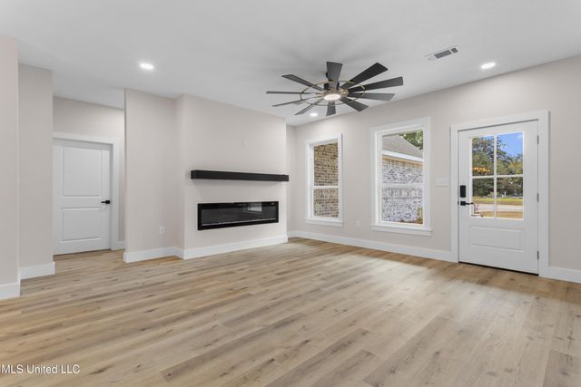 1796 Granhurst Drive, Gautier, MS 39553