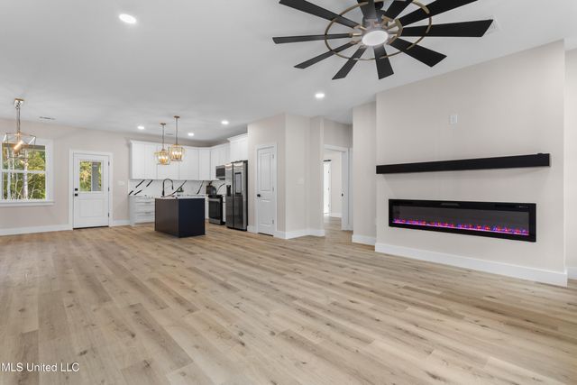 1796 Granhurst Drive, Gautier, MS 39553