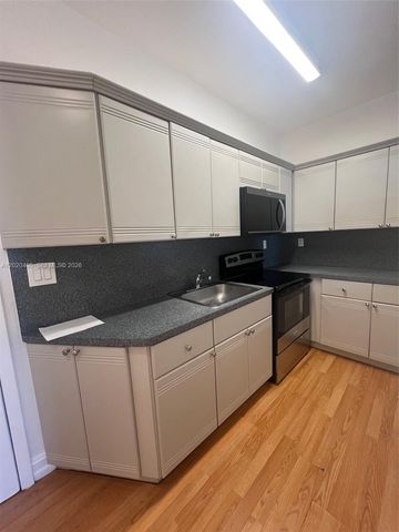 820 Euclid Ave 303, Miami Beach, FL 33139