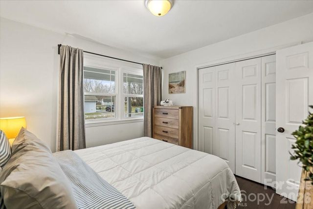 4930 Crestmont Drive, Charlotte, NC 28205