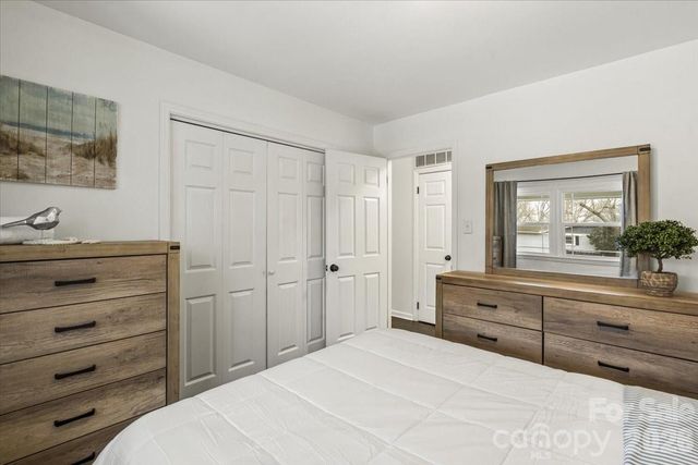 4930 Crestmont Drive, Charlotte, NC 28205