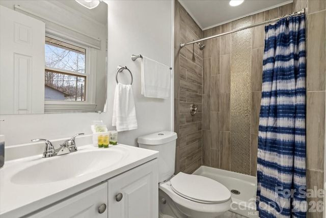 4930 Crestmont Drive, Charlotte, NC 28205