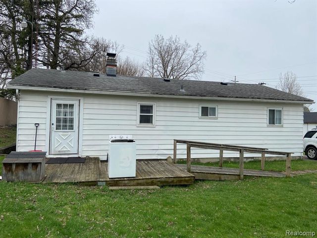 2056 E Stanley Road, Mount Morris, MI 48458