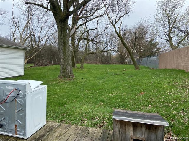 2056 E Stanley Road, Mount Morris, MI 48458