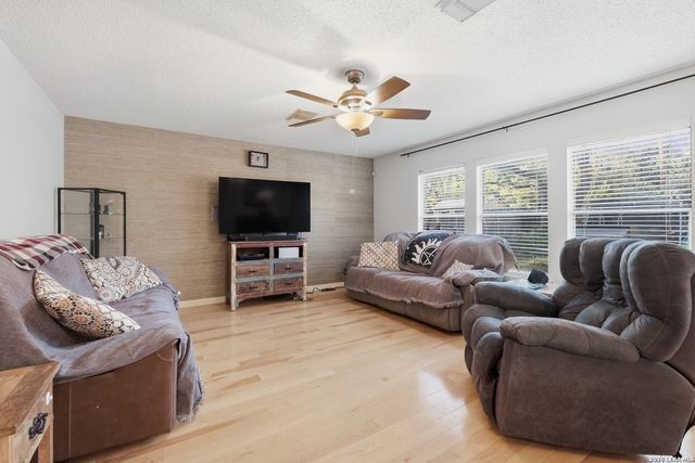 9639 TURQUOISE CRK, San Antonio, TX 78254