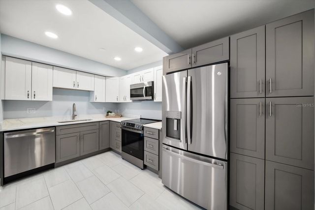 1 WINDRUSH BOULEVARD 45, Indian Rocks Beach, FL 33785