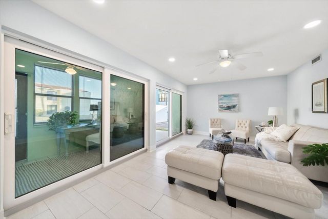 1 WINDRUSH BOULEVARD 45, Indian Rocks Beach, FL 33785