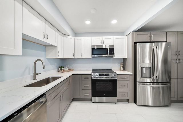 1 WINDRUSH BOULEVARD 45, Indian Rocks Beach, FL 33785