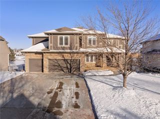 16253 S Summertree Lane, Olathe, KS 66062