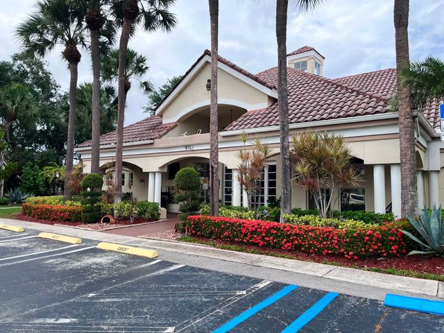 815 W Boynton Beach Boulevard 11-107, Boynton Beach, FL 33426