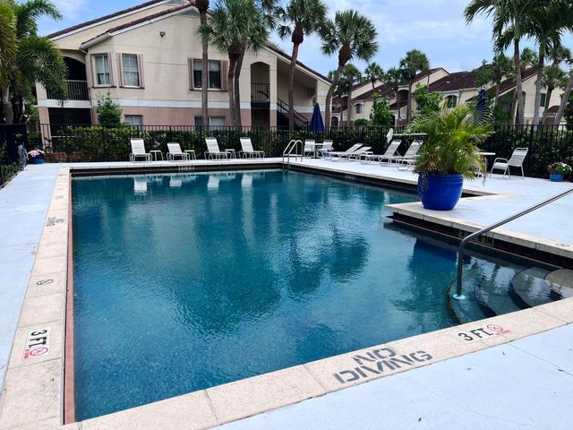815 W Boynton Beach Boulevard 11-107, Boynton Beach, FL 33426
