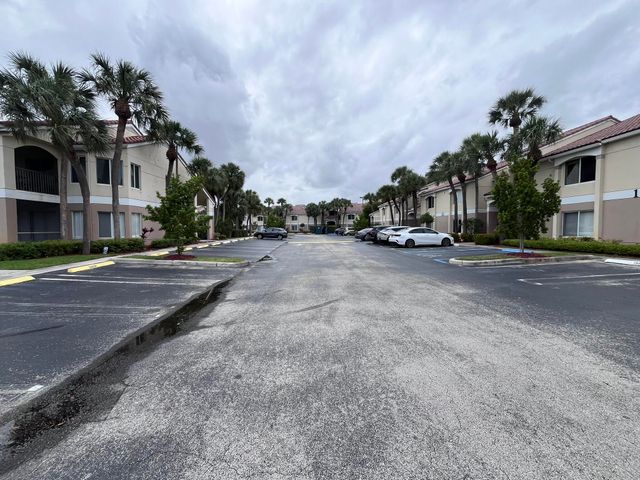 815 W Boynton Beach Boulevard 11-107, Boynton Beach, FL 33426