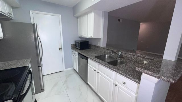 815 W Boynton Beach Boulevard 11-107, Boynton Beach, FL 33426