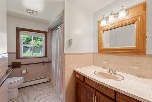 257 Morgan Ave, Johnston, RI 02919