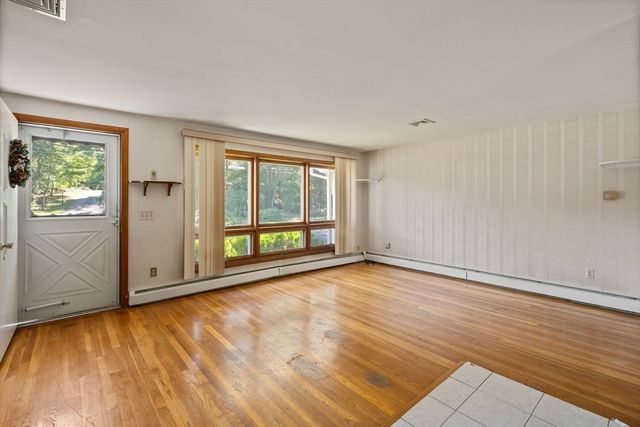 257 Morgan Ave, Johnston, RI 02919