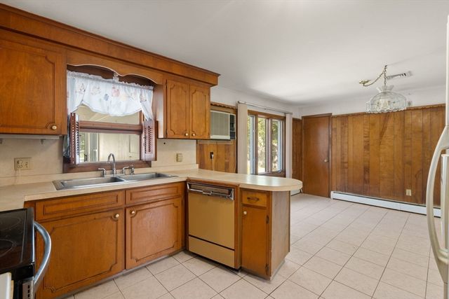 257 Morgan Ave, Johnston, RI 02919