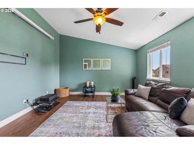 821 Se 11TH St, Battle Ground, WA 98604