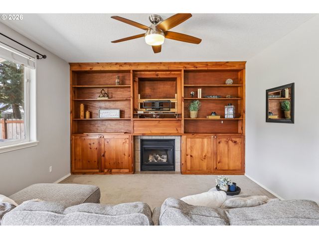 821 Se 11TH St, Battle Ground, WA 98604