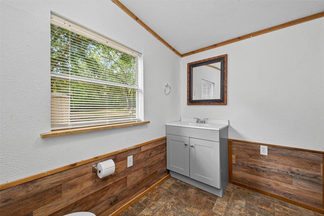 450 Dove Creek Dr, Coldspring, TX 77331