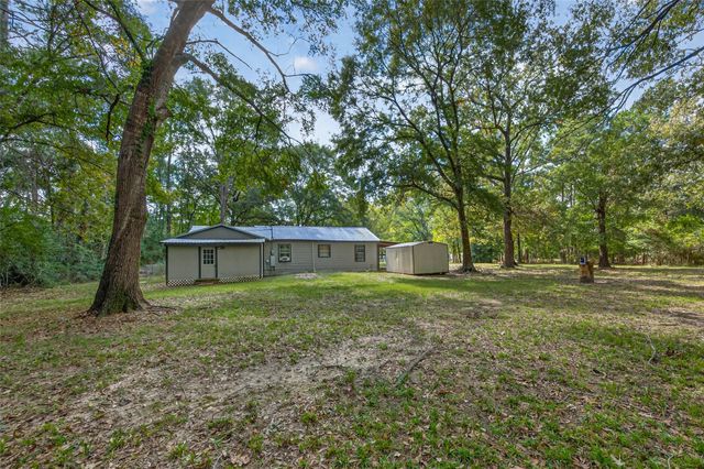 450 Dove Creek Dr, Coldspring, TX 77331