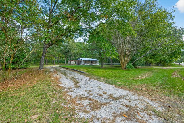 450 Dove Creek Dr, Coldspring, TX 77331