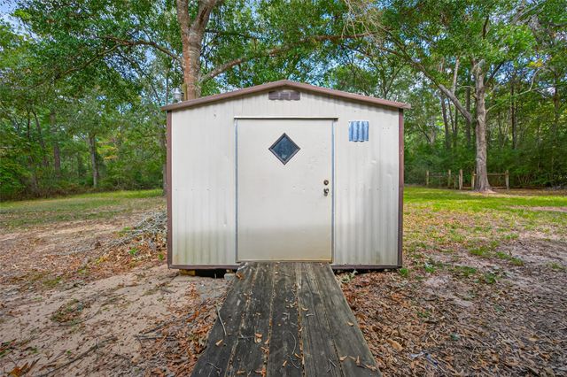 450 Dove Creek Dr, Coldspring, TX 77331