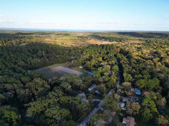 450 Dove Creek Dr, Coldspring, TX 77331