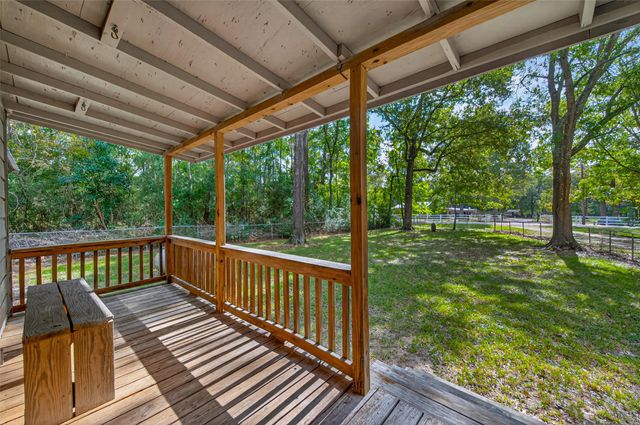 450 Dove Creek Dr, Coldspring, TX 77331
