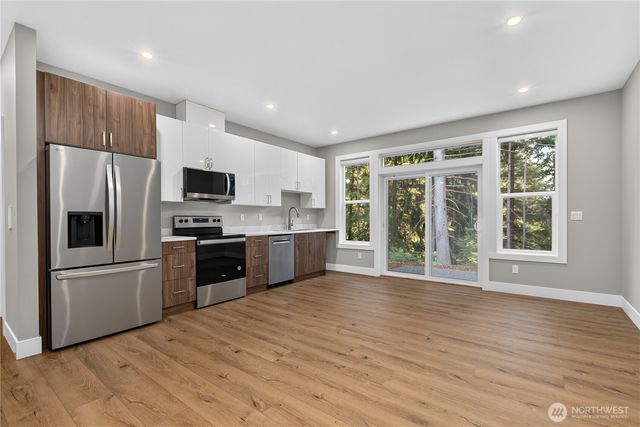 20 Sweetclover Circle, Bellingham, WA 98229