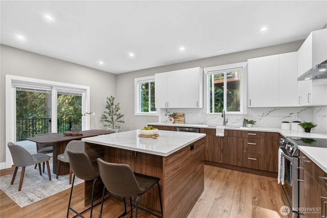 20 Sweetclover Circle, Bellingham, WA 98229