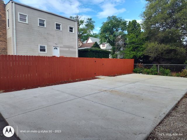 16 W 113th Place 1, Chicago, IL 60628