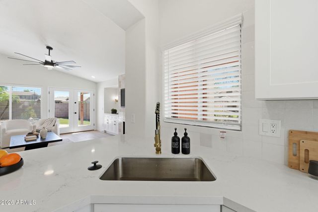 237 W Loma Vista Street, Gilbert, AZ 85233