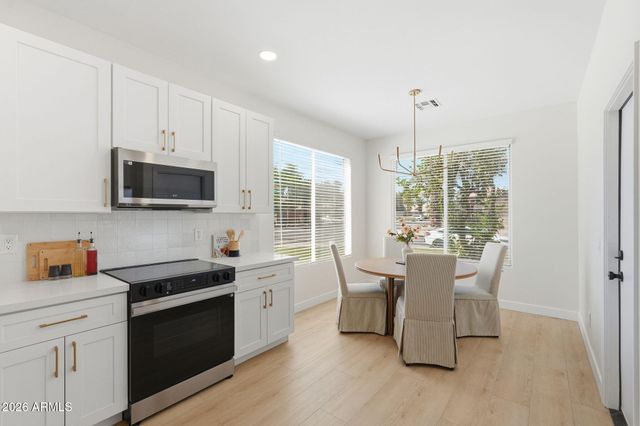 237 W Loma Vista Street, Gilbert, AZ 85233
