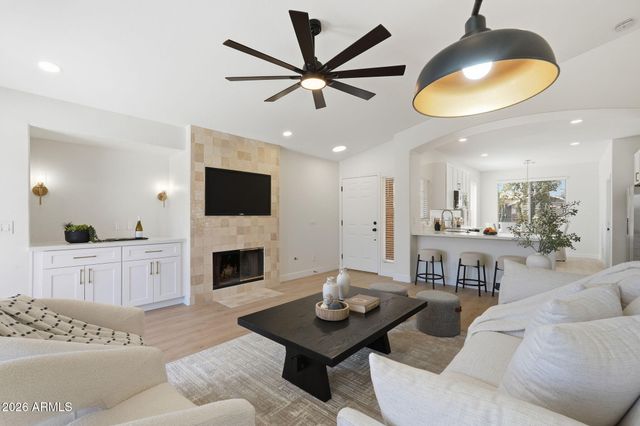 237 W Loma Vista Street, Gilbert, AZ 85233