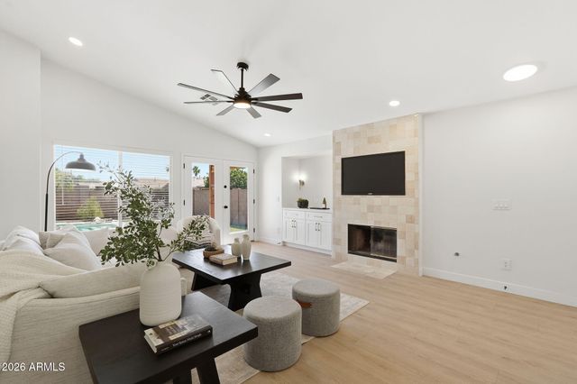 237 W Loma Vista Street, Gilbert, AZ 85233