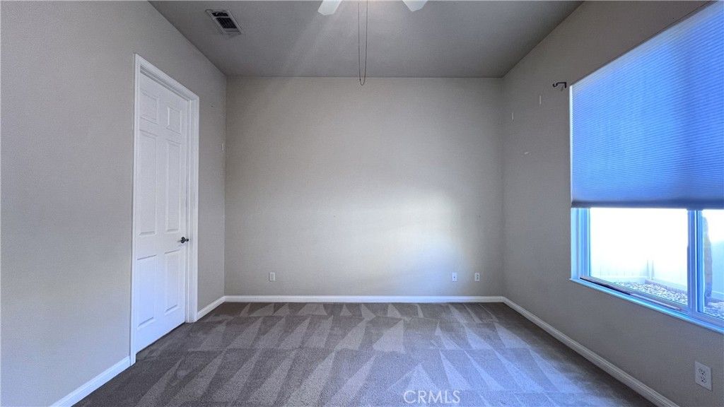 Image 13 of property listing at 19460 Tor Hill, Apple Valley, CA 92308