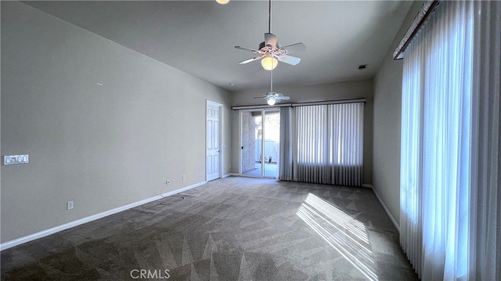 Image 5 of property listing at 19460 Tor Hill, Apple Valley, CA 92308