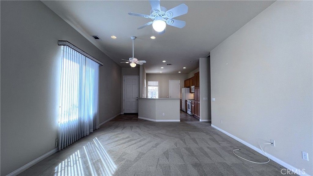 Image 7 of property listing at 19460 Tor Hill, Apple Valley, CA 92308