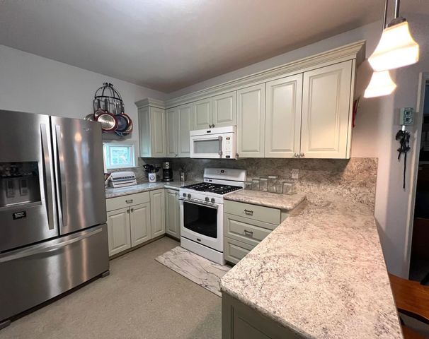 903 Bowie Street, Columbus, TX 78934