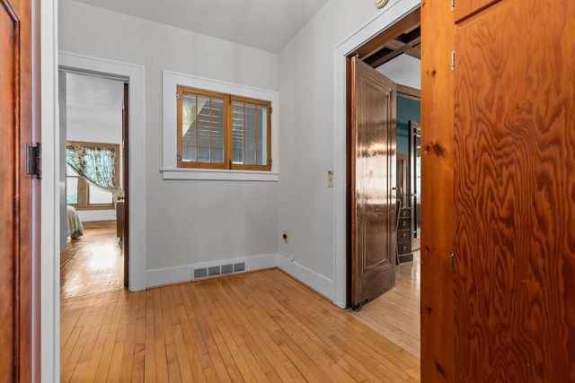 618 DICKINSON STREET, New London, WI 54961