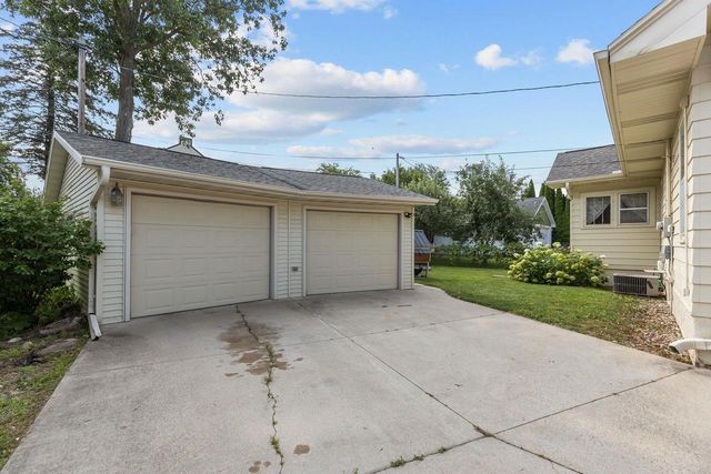 618 DICKINSON STREET, New London, WI 54961