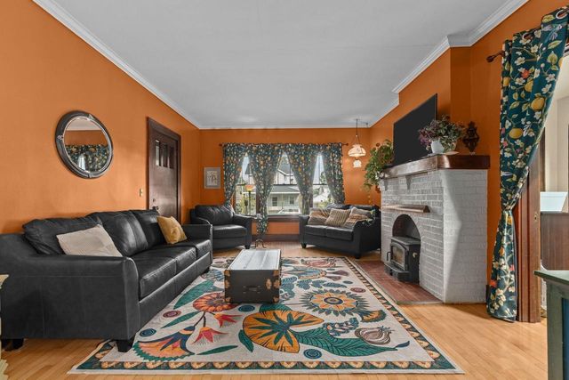 618 DICKINSON STREET, New London, WI 54961