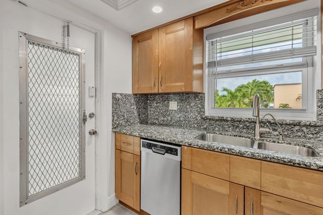 651 PINE Drive 204, Pompano Beach, FL 33060
