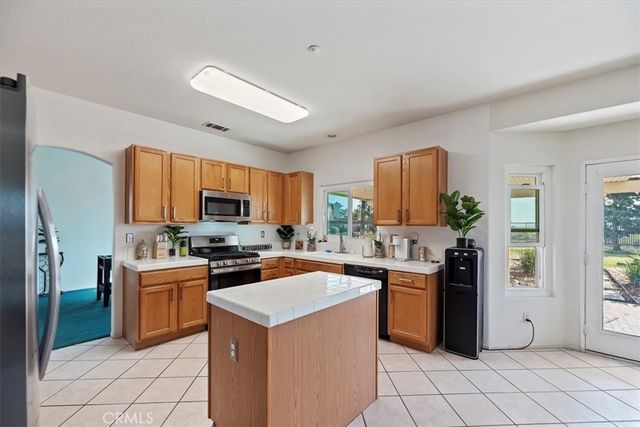 4903 Edmonton, Fontana, CA 92336