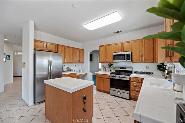 4903 Edmonton, Fontana, CA 92336